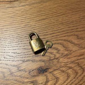 Louis Vuitton Lock 🔐
